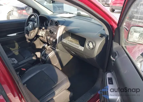 2014 Jeep Compass Latitude z USA, uszkodzony, nr VIN 1C4NJDEB8ED546369